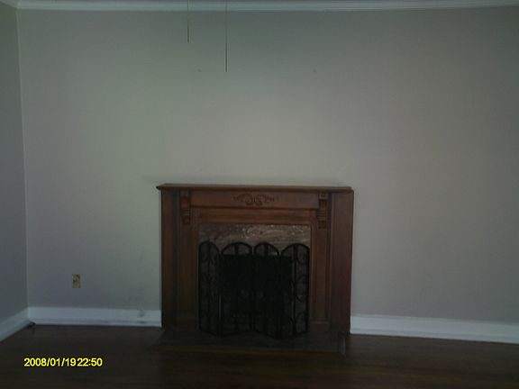 3rd image of 524 Columbus Dr