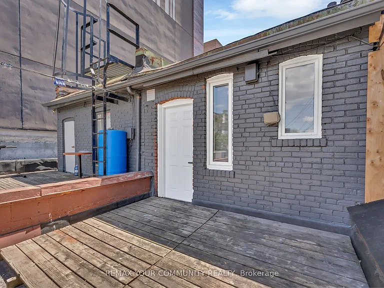 1822 Saint Clair Ave W #UPPER LEVEL — Photo 19