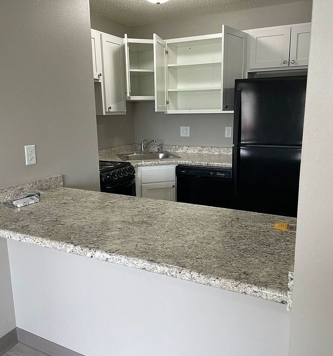 2nd image of 1419 Capitol Ave APT 306