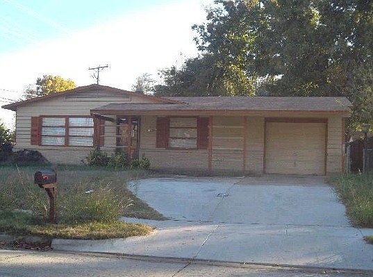 1st image of 2134 Huntington Dr