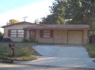 2134 Huntington Dr, Arlington, TX 76010