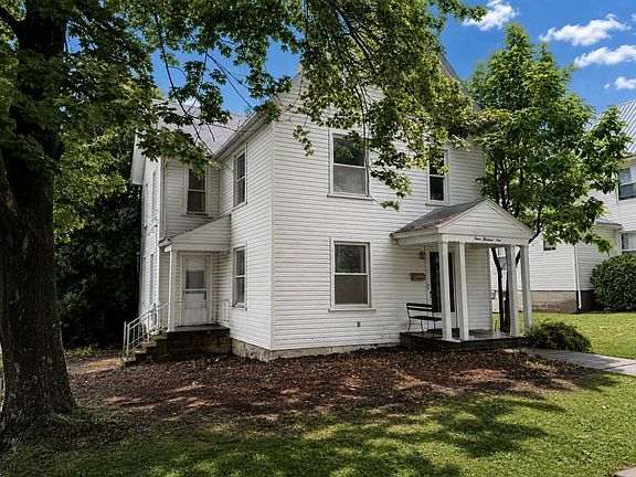 2nd image of 301 Metoxet St