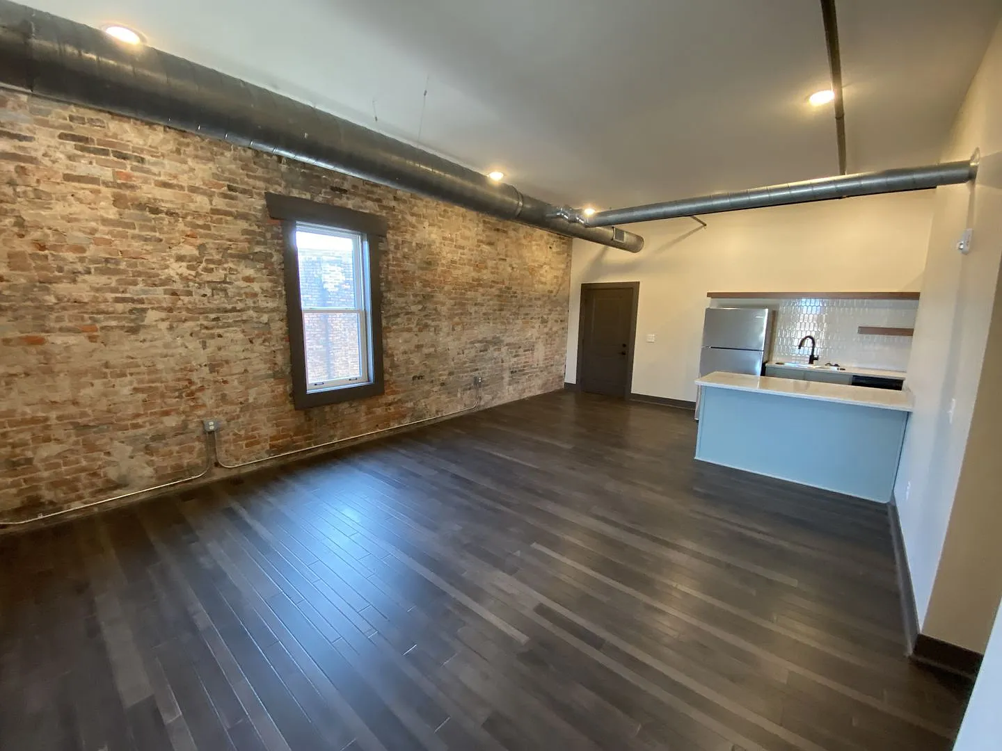227 Broadway — Photo 4