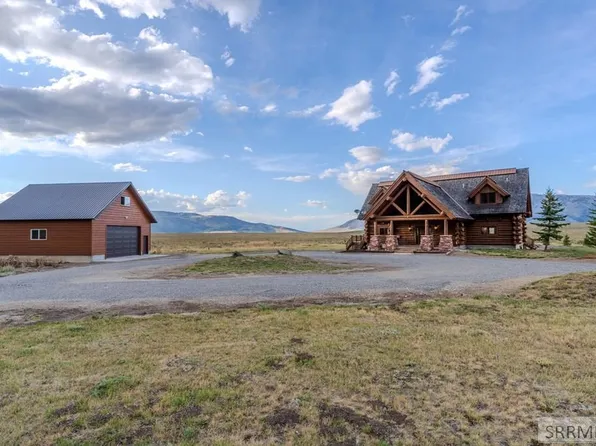 3745 Fisher Pointe Dr, Island Park, ID 83429