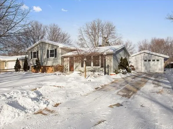 2389 Hampton Ave, Green Bay, WI 54311