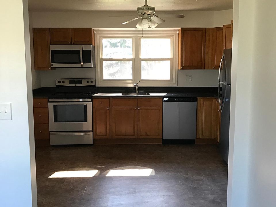 2nd image of 1101 Novak Rd