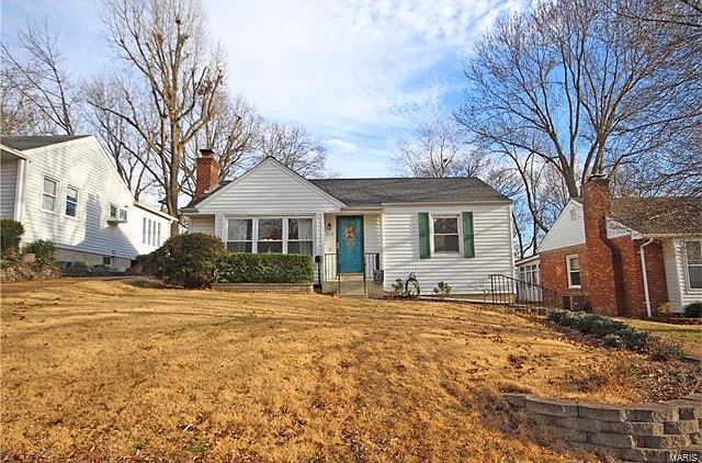 1st image of 912 Woodbine Dr