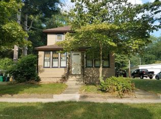 315 Maple St, Three Rivers, MI 49093