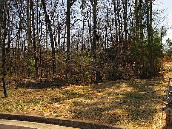 2nd image of 800 Lookingglass Ln