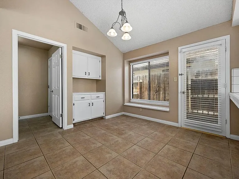 9200 Hoxie Ct — Photo 12