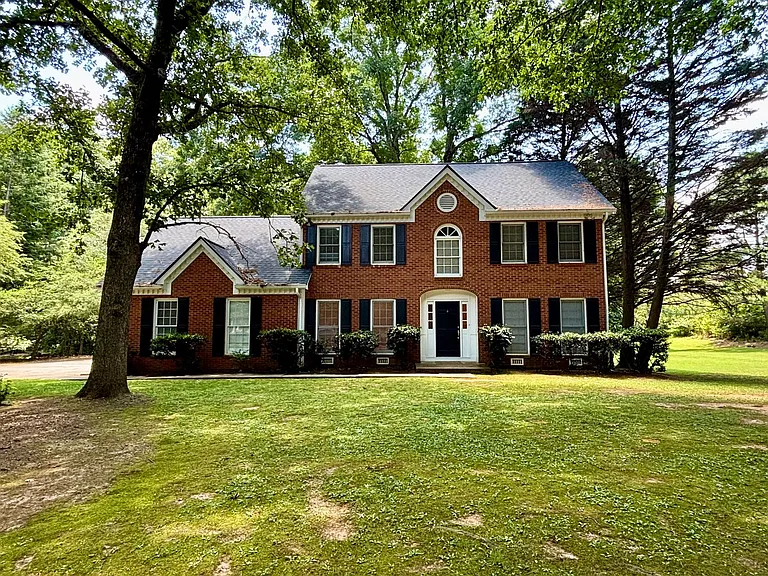 4160 Creekwood Dr — Photo 1