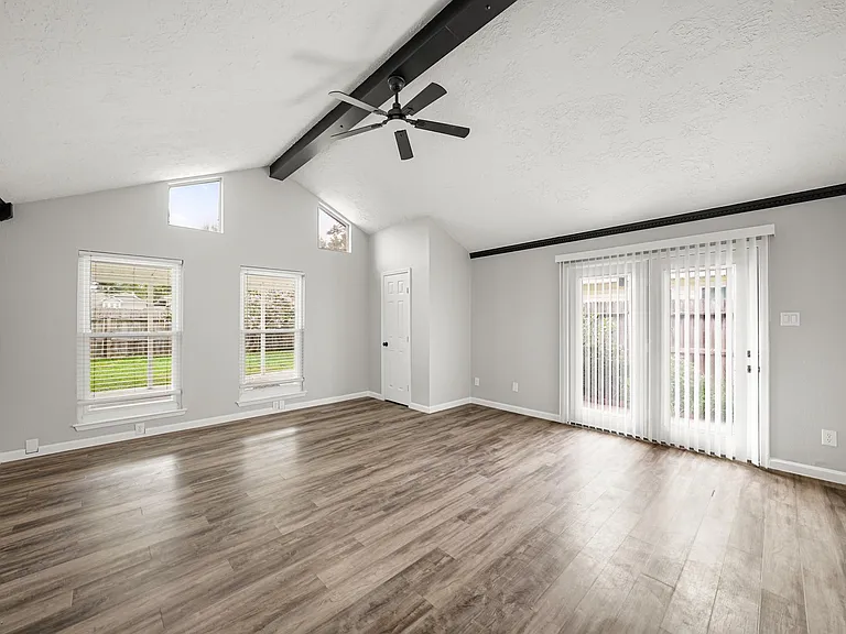 8611 Spruce Mill Dr — Photo 7