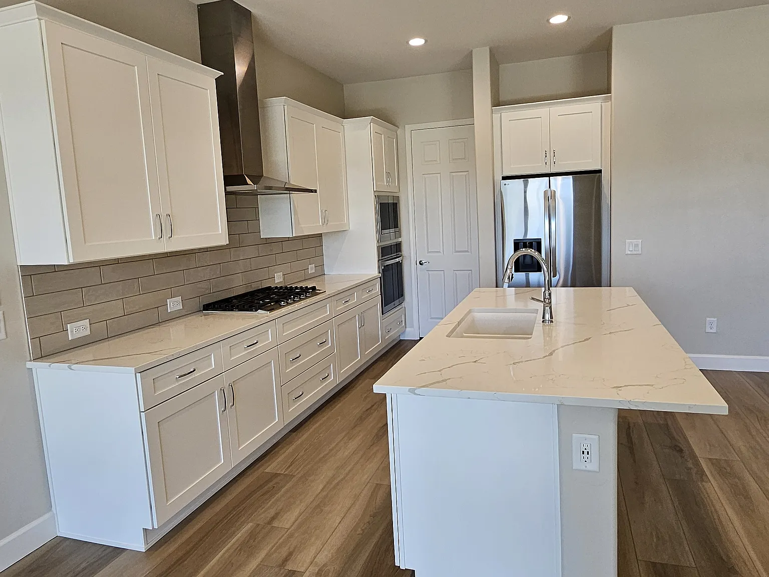2 bed, 2.5 bath, 1817 sqft, $3,500 — Photo 3