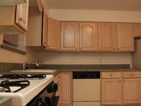 4th image of 5761 74th St