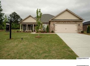 202 Poplar Gln, Huntsville, AL 35811