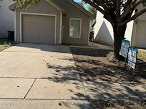 1452 Pine Ln, Fort Worth, TX 76140