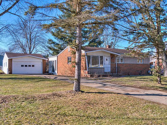 2nd image of 1413 W Southfield Dr