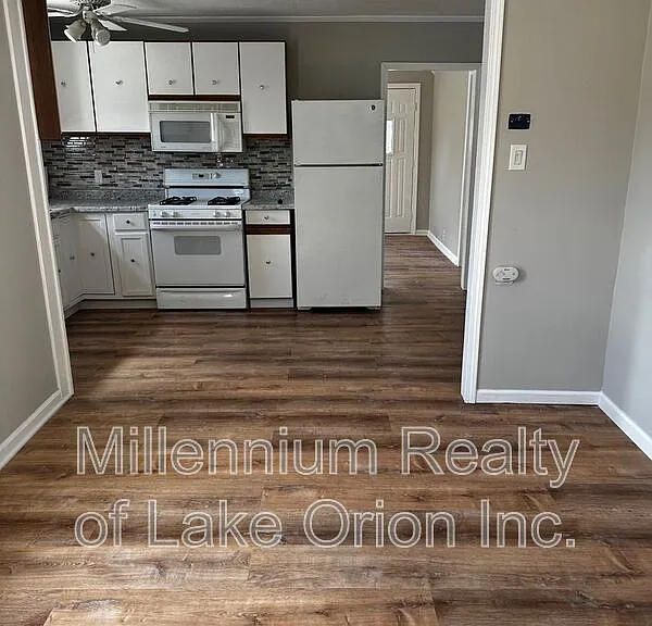 22622 Panama Ave — Photo 5
