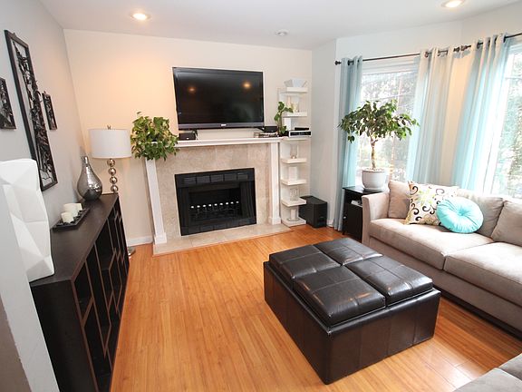 4th image of 282 Holladay Ave
