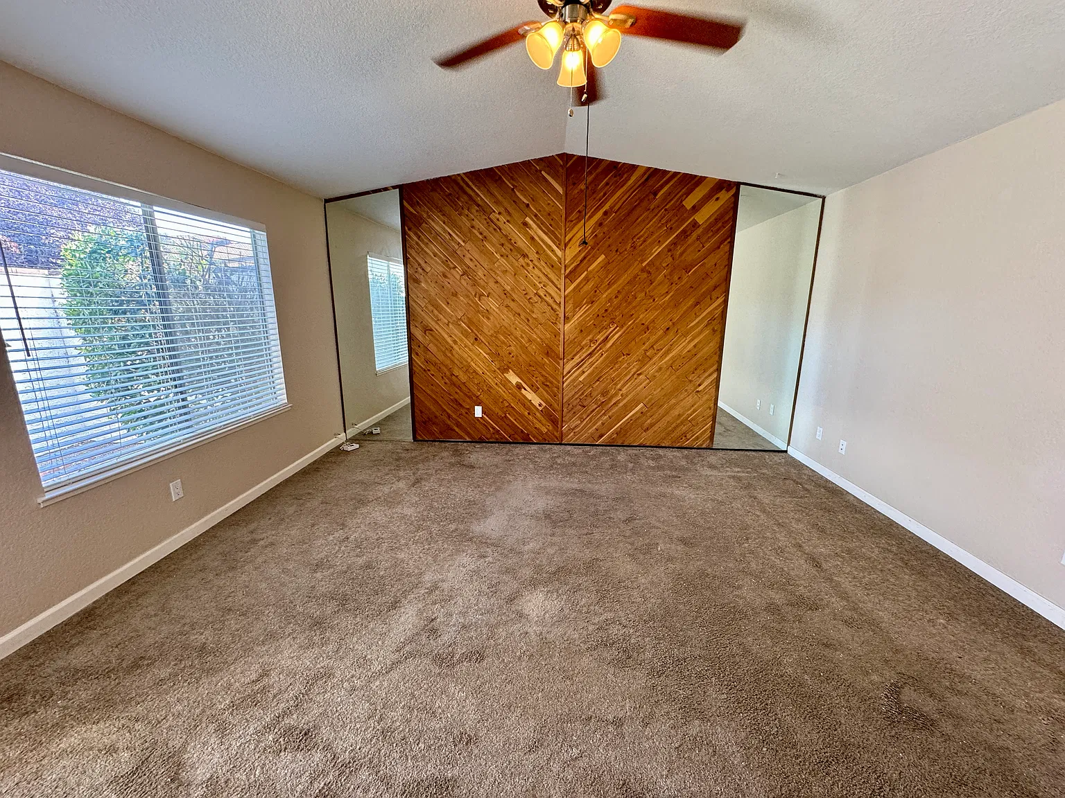 2 bed, 1110 sqft, $2,350 — Photo 2