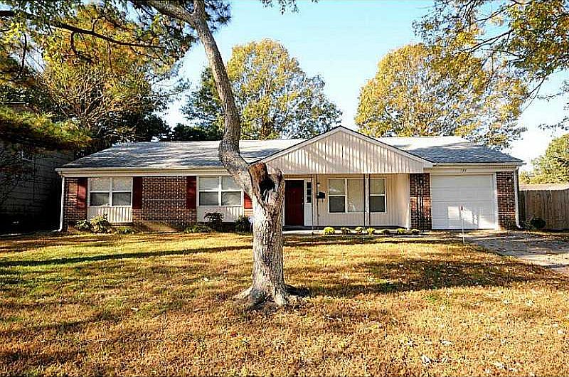 2nd image of 729 Bishop Dr