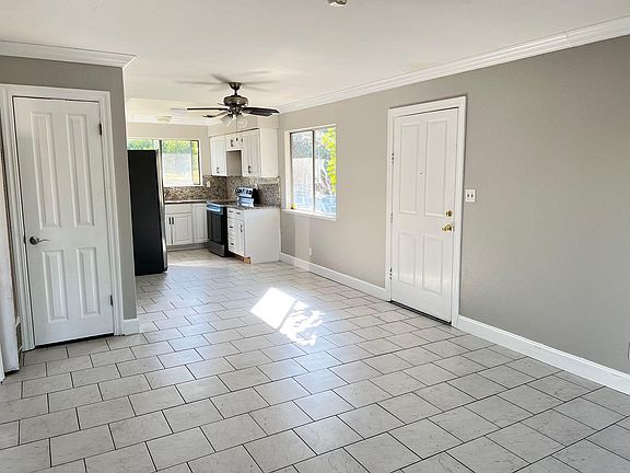 3rd image of 3635 Silk Ct