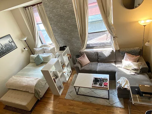 Rented by Bold New York | media 15