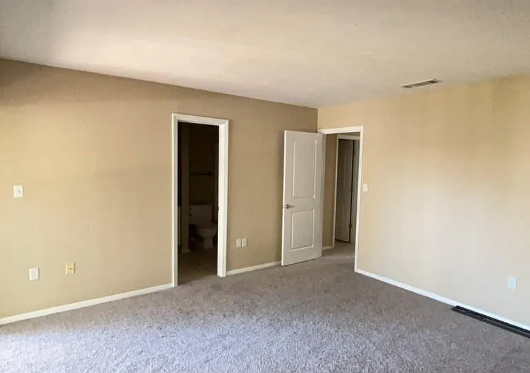 507 NW 39th Rd #310 — Photo 3