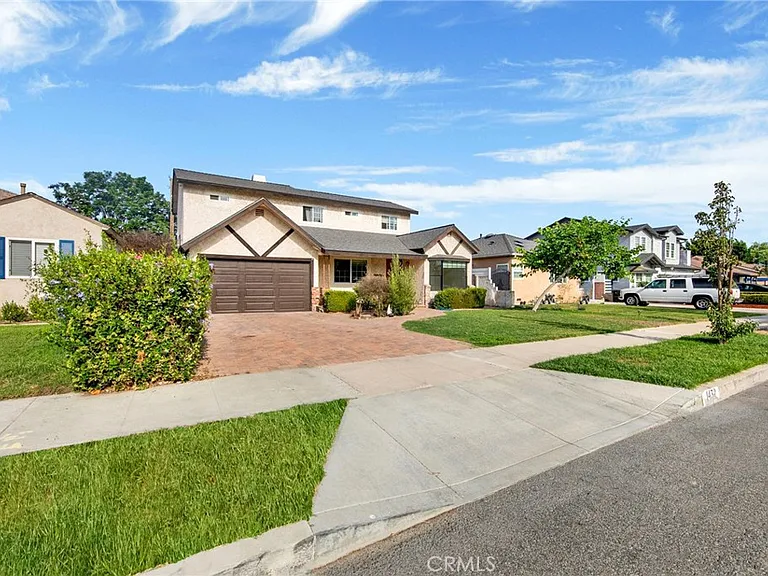 1432 N Catalina St — Photo 3