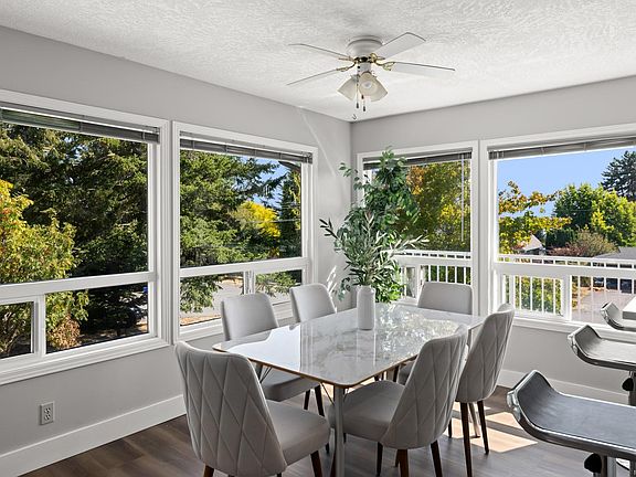 2nd image of 3944 Circle Dr