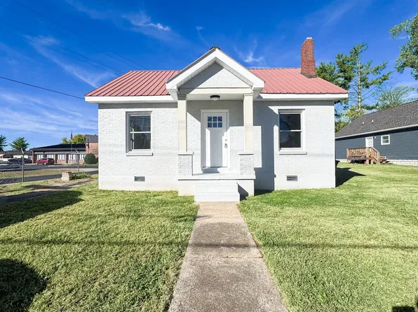 313 Fairlane Dr, Lafayette, TN 37083