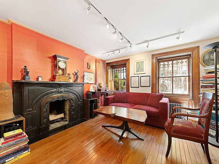 Listing photo 4
