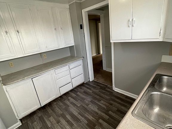 2nd image of 3113 Pleasant St APT B