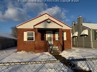 2029 Poplar St, Kenova, WV 25530