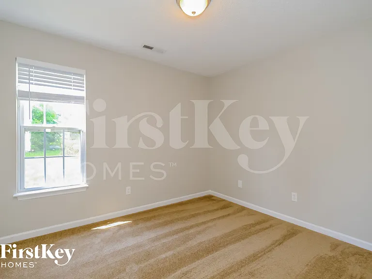 1716 Northside Dr — Photo 12