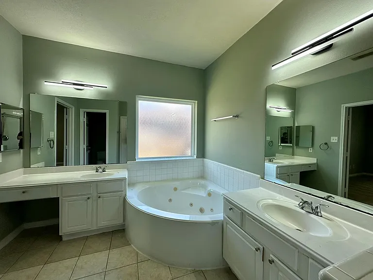 9222 Memorial Grove Dr — Photo 13