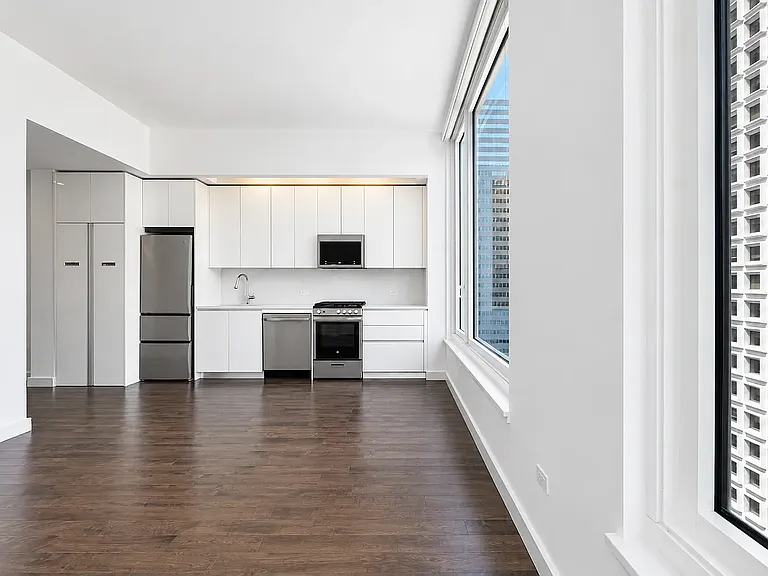 232 E 54th St #21B — Photo 2