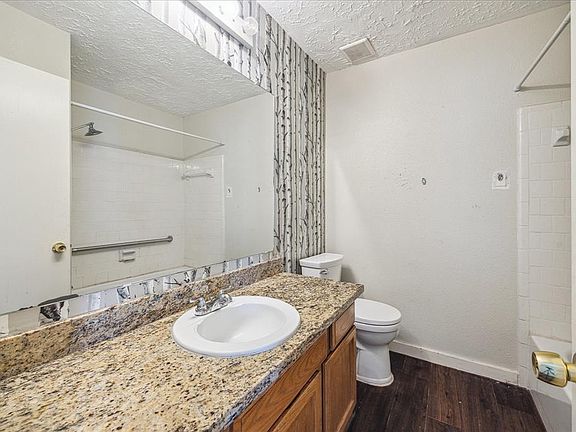 5th image of 19535 Lazy Valley Dr