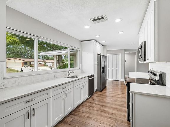 3rd image of 1943 Barbara Ave