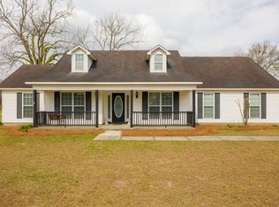 5681 Upper New Bethel Rd, Ray City, GA 31645