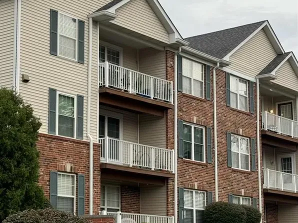 11079 Gravois Rd APT 101, Saint Louis, MO 63126