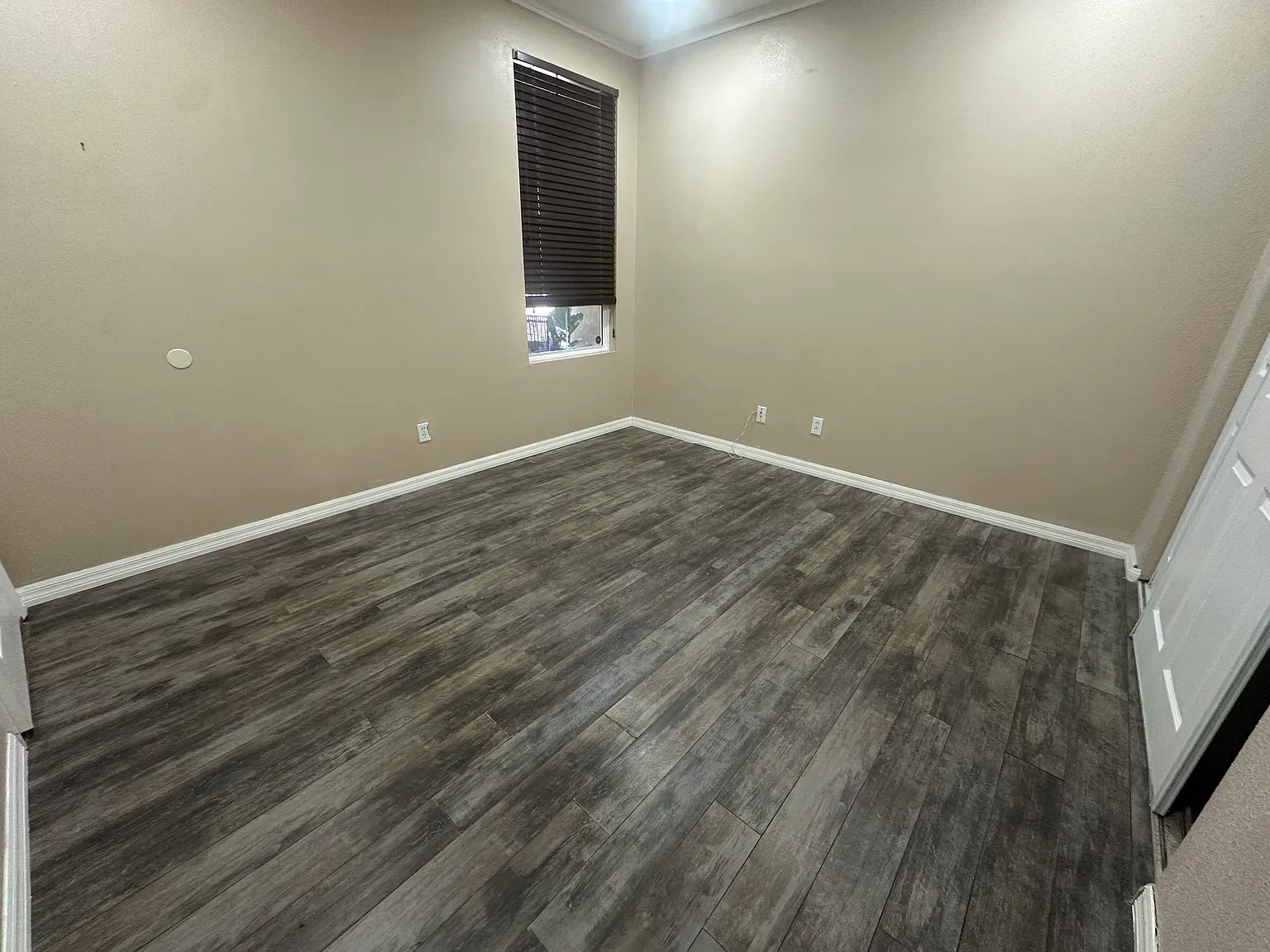 1 bed, 3800 sqft, $1,150 — Photo 2