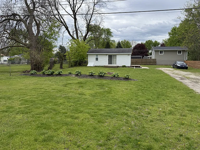 617 W Commerce Rd #BUNGALOW — Photo 8
