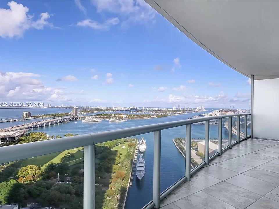 888 Biscayne Blvd #3112
