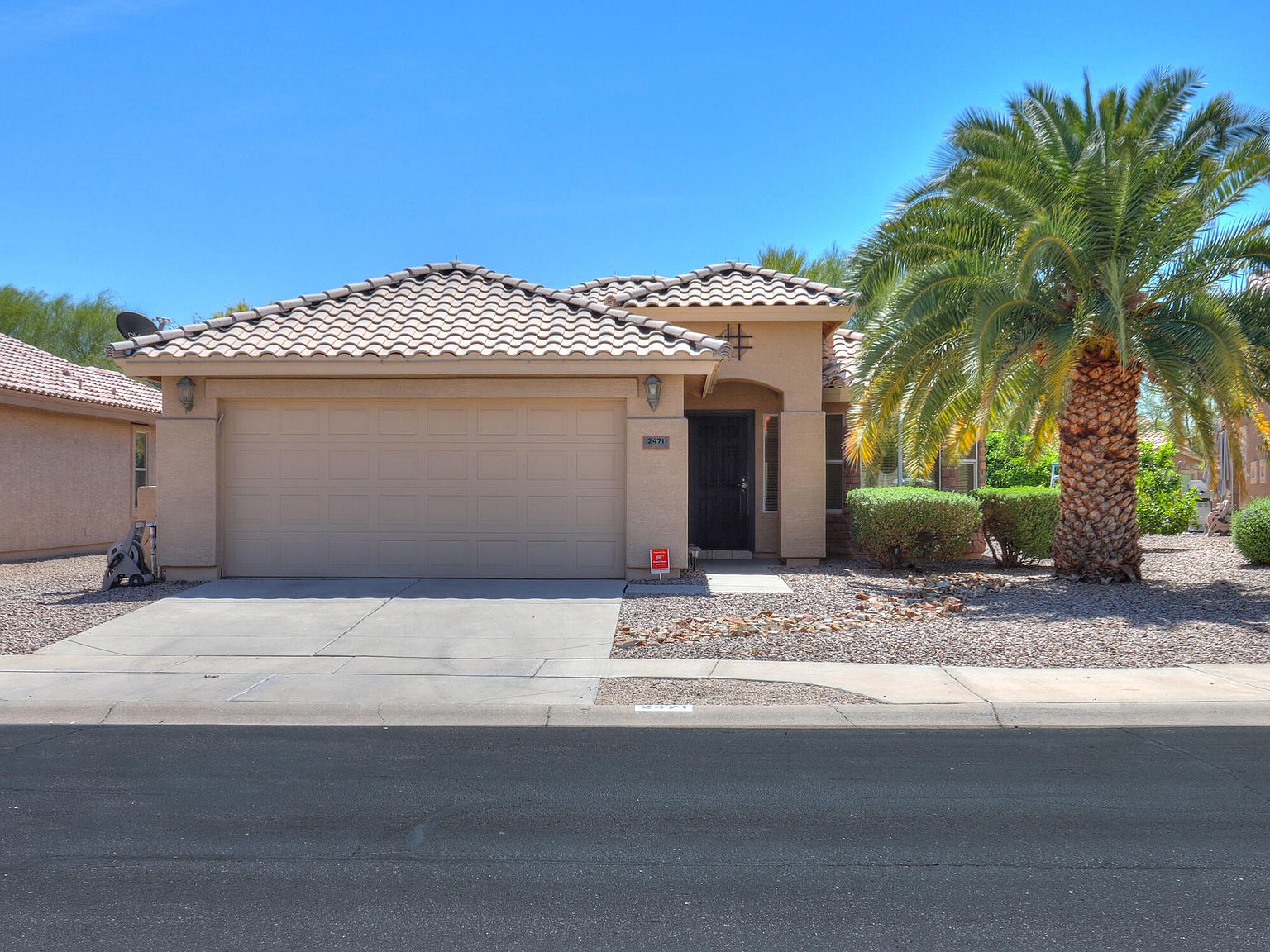 2471 E Valencia Dr