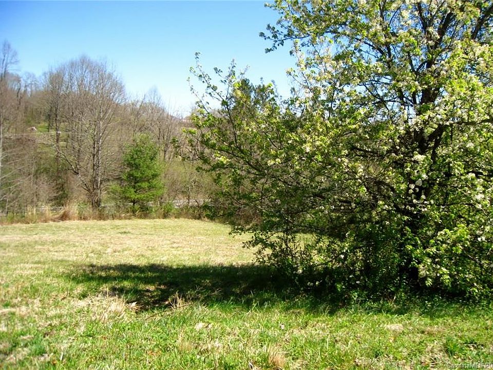 2nd image of 302 High Ridge Dr #20
