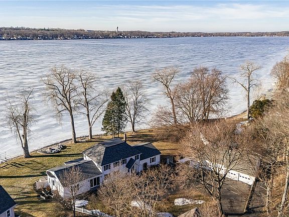 3rd image of 4368 E Lake Rd