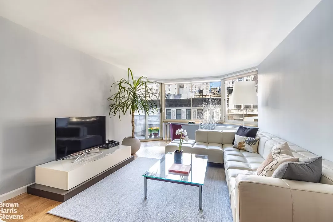 250 W 90th St APT 5A photo 1
