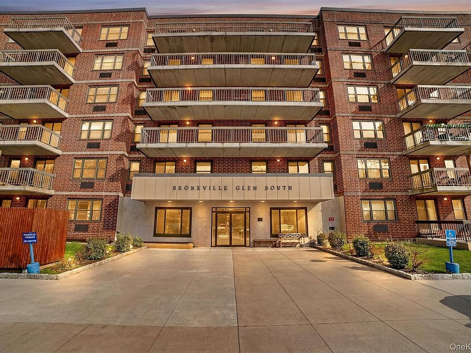 L'Appartement
Back V Rib タンクトップ/新色ベージュ 7403 - 7403 La Tijera Blvd Los Angeles CA (6 units available) | Zillow