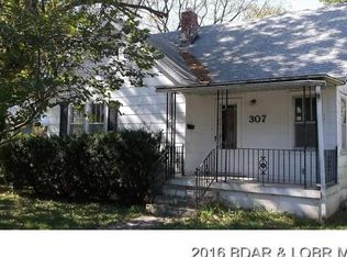 307 N Maple St, Eldon, MO 65026